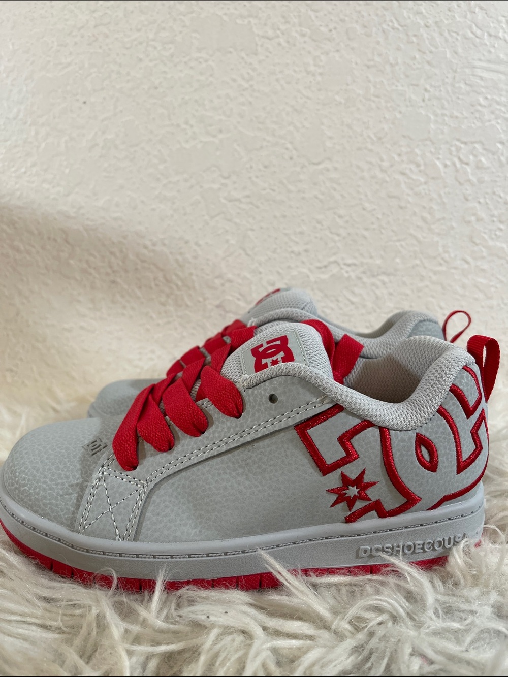 DC SHOE KIDS' COURT GRAFFIK SHOES GREY & RED SIZE 2 NEW - Picture 7 of 14